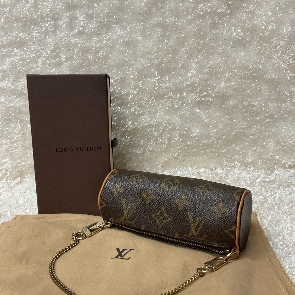 Authentic Louis Vuitton Mini Pochette ⭐️